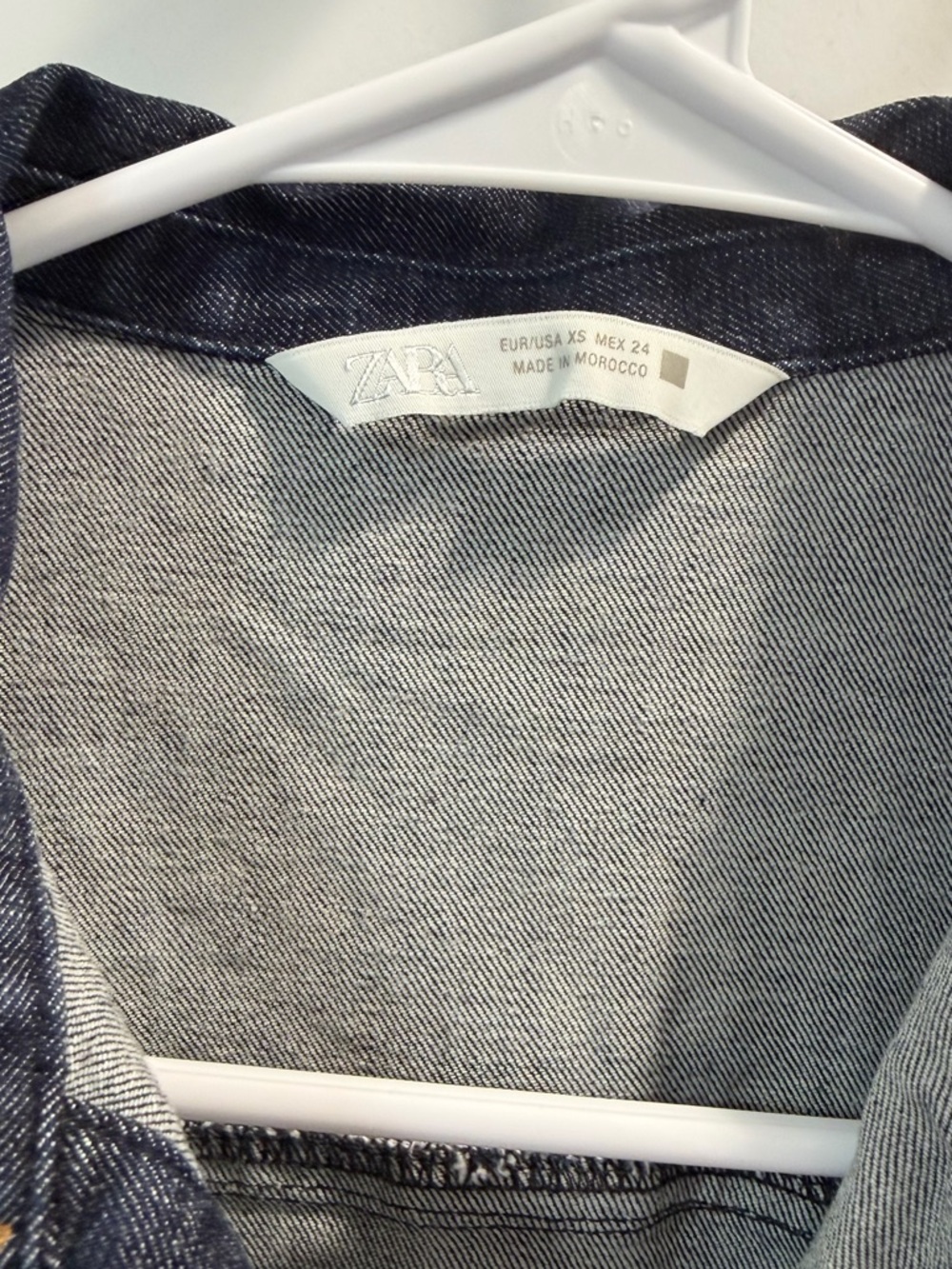 Like New Zara Sleeveless Dark Denim Button-Front Dress - Picture 3 of 6